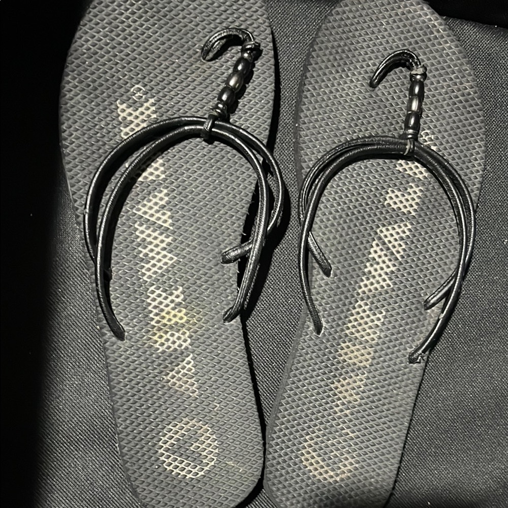 Air walk Black Flip Flops